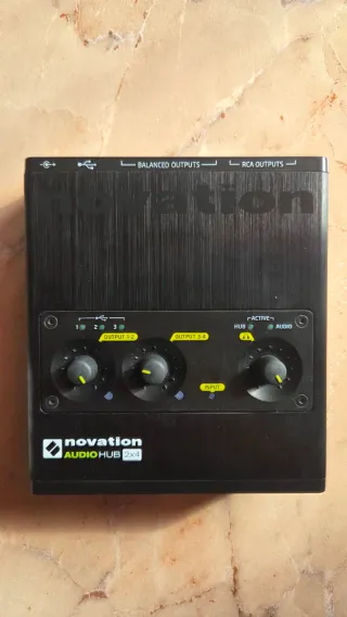 Novation AudioHUB 2x4