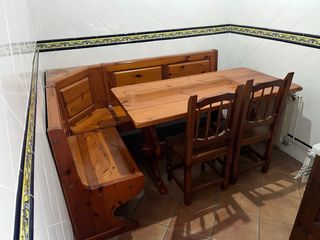 Urge vender - Mesa y rinconera de madera