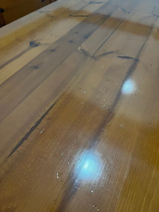 Urge vender - Mesa y rinconera de madera