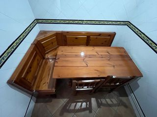 Urge vender - Mesa y rinconera de madera