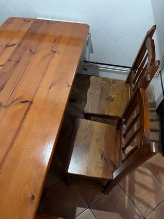Urge vender - Mesa y rinconera de madera