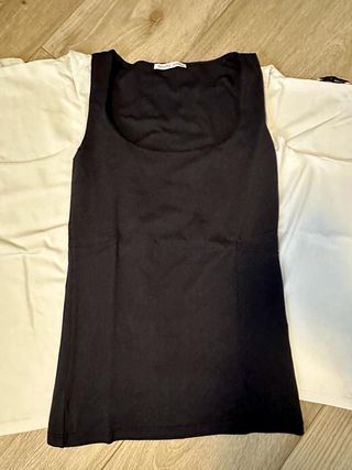 3 Camisetas Zara Básicas Negras y Blancas