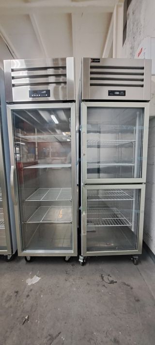 Armario expositor 1 puerta cristal nuevo