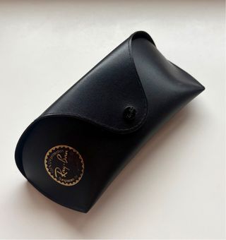 Gafas de sol Ray-Ban rosas y moradas