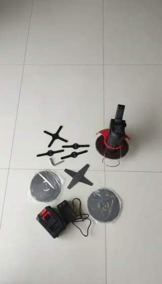 Tagliasiepi Elettrico a Batteria