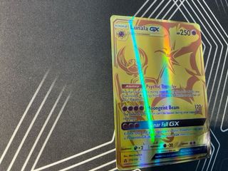 Lunala GX Carta Pokémon Dorada