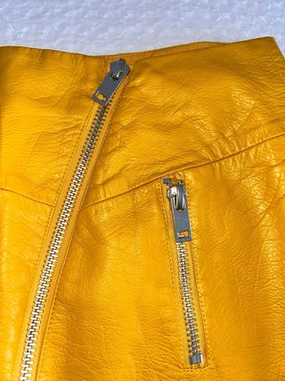 Falda Zara Piel Cremallera Asimétrica Talla M