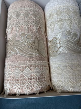 Set Asciugamani Cotone Ricamati