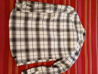 Camisa Quiksilver cuadros gris y blanco