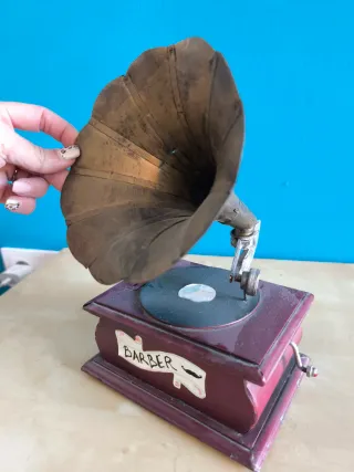 Gramófono antiguo decorativo