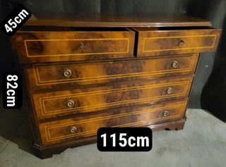 Cómoda de madera estilo clásico