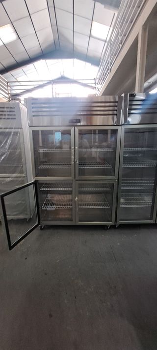 Armario expositor inox 4 puertas cristal