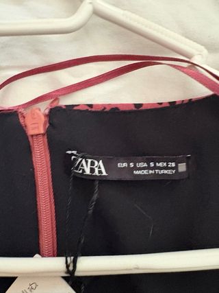 Vestido ZARA animal print drapeado burdeos