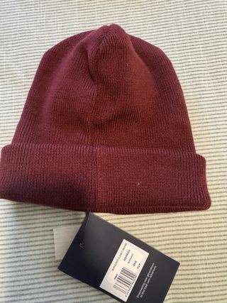 Gorro Blue Banana Burdeos Clásico