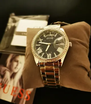 Reloj Guess Luna Plateado y Azul