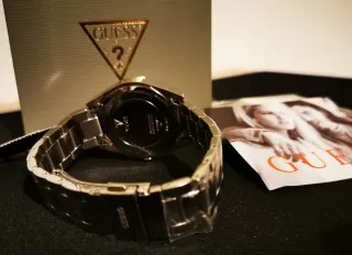 Reloj Guess Luna Plateado y Azul