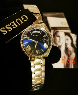 Reloj Guess Luna Plateado y Azul