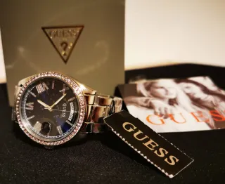 Reloj Guess Luna Plateado y Azul