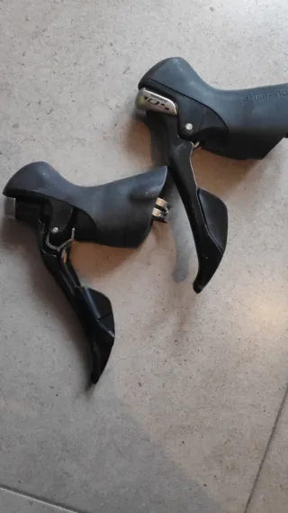 Manetas Shimano 105 2x11v