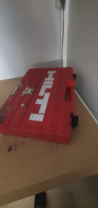 Maletín Hilti Rojo