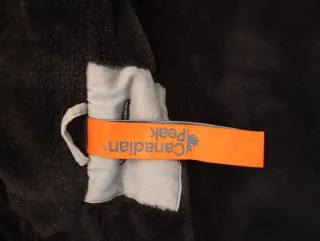 Abrigo Canadian Peak Gris