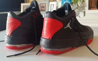 Zapatillas Nike Jordan Max Aura 2 Negro/Rojo