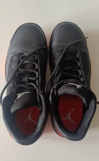 Zapatillas Nike Jordan Max Aura 2 Negro/Rojo