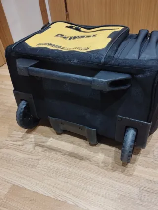Maleta DeWalt con ruedas para herramientas