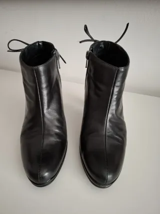 Botines de piel negros con cordones talla 36