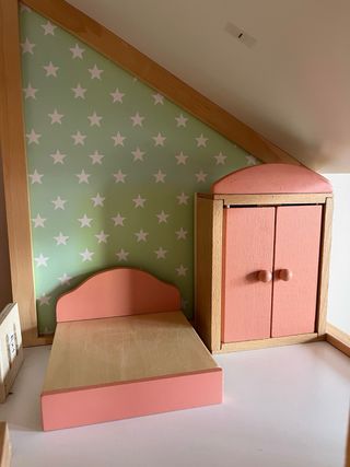 Casa delle bambole in legno