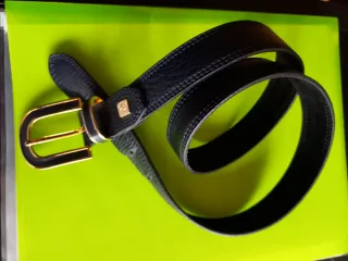 Cinturón Piel Azul Marino Hebilla Dorada