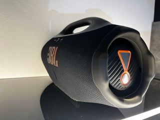 JBL Boombox 4