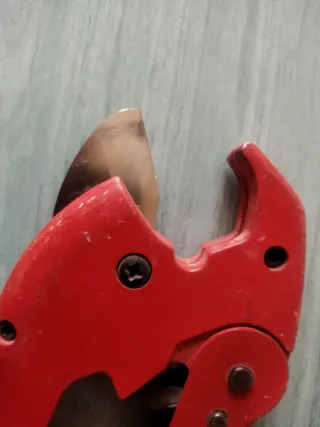 Tijera Cortatubos PVC Virax Roja