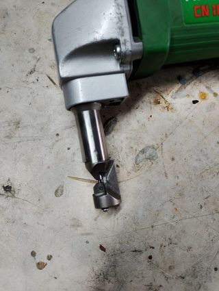 Punzonadora Hitachi CN 16 SA 400W