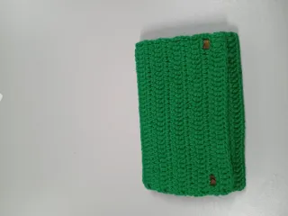 Carteira de crochê verde