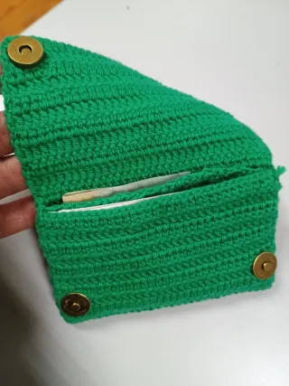 Carteira de crochê verde