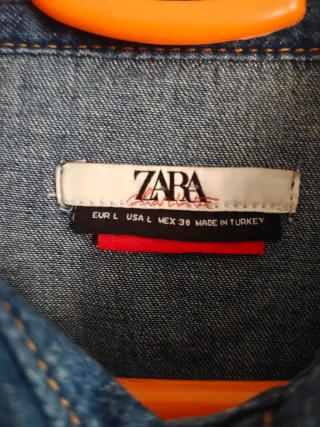 Camisa vaquera Zara Charlotte Gainsbourg