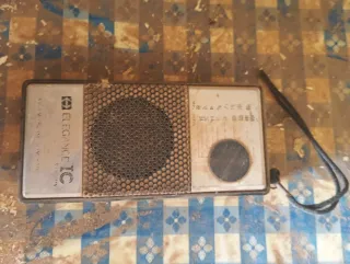Radio Elegance IC antigua a pilas