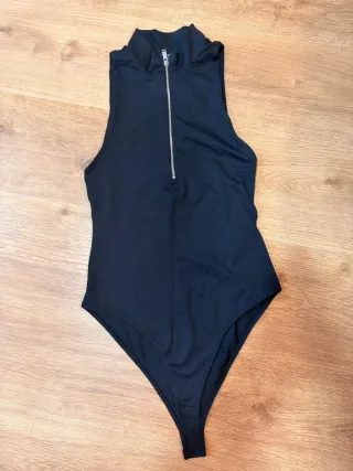Body Zara cremallera cuello alto