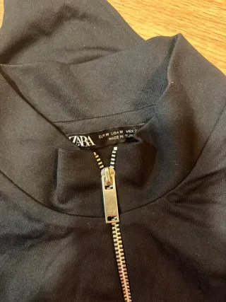 Body Zara cremallera cuello alto
