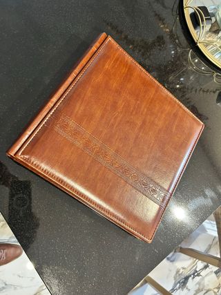 Álbum de piel 30x30 “EN SU CAJA “