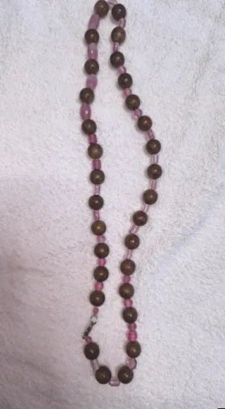 Collane di perline in legno e pietra