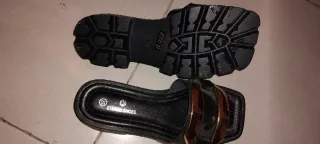 Sandalias ETIBRO SHOES mujer negras y rosas