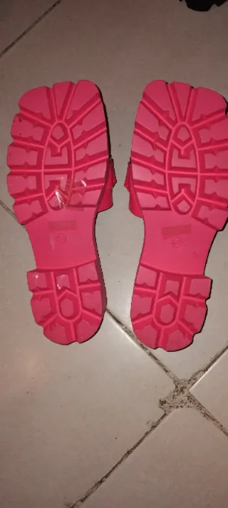 Sandalias ETIBRO SHOES mujer negras y rosas