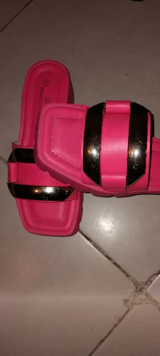 Sandalias ETIBRO SHOES mujer negras y rosas