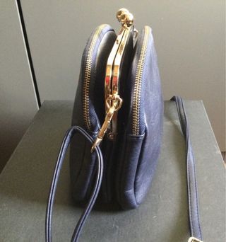 Bellissima borsa blu a tracolla