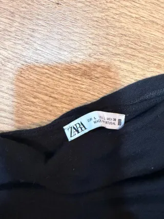 Camiseta asimétrica negra