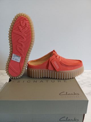 Clarks Torhill Mule Zuecos Coral Suede
