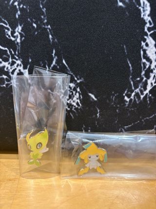 Pins Pokemon de Jirachi y Celebi