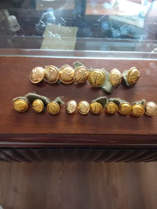 Botones militares antiguos S. XX